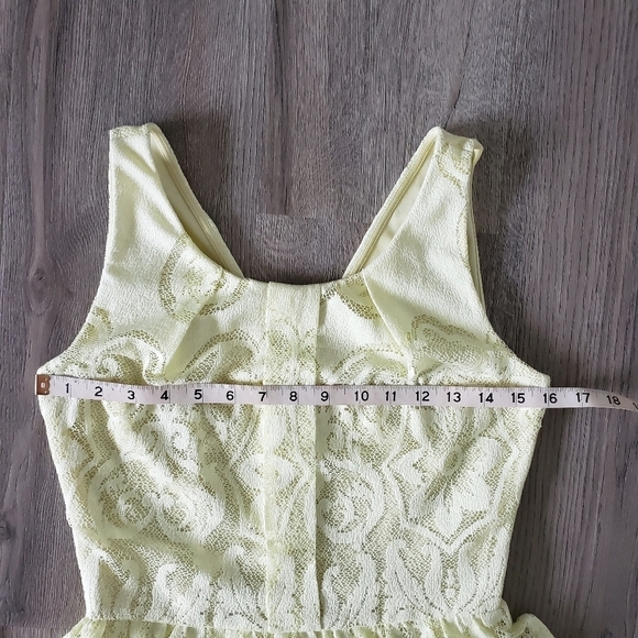 Le Chateau Ruffle Tiered Lace Dress - Picture 6 of 10